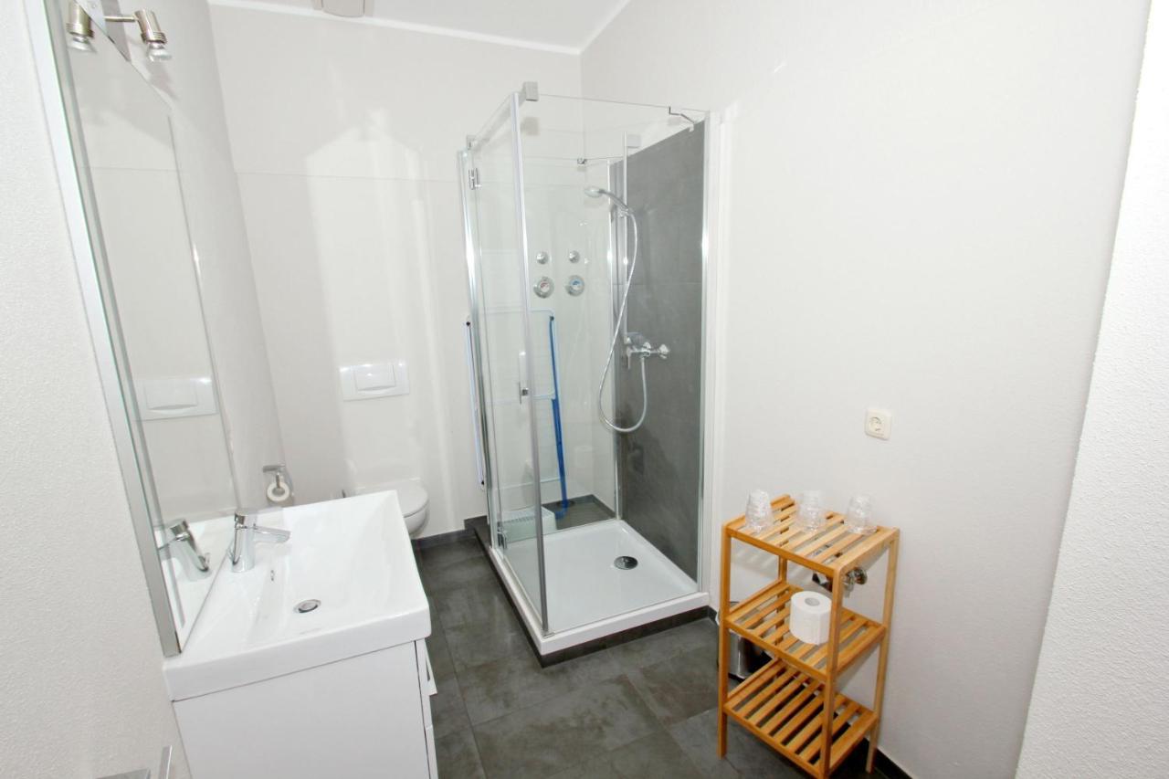 Balkon, Gratis Nutzung Vom Ahoi Erlebnisbad Und Sauna In Sellin - Residenz Strandeck Fewo01 غورين المظهر الخارجي الصورة